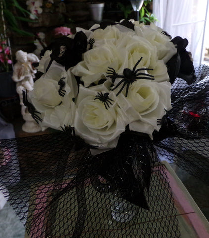 Bouquet - Macabre - Black & White