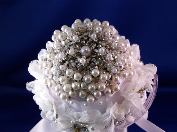Bouquet - Pearl Studdied - Sleek - Modern