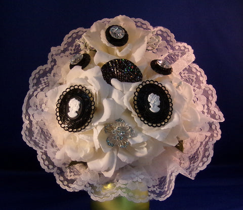 Bouquet-Vintage Look Black and White Cameo
